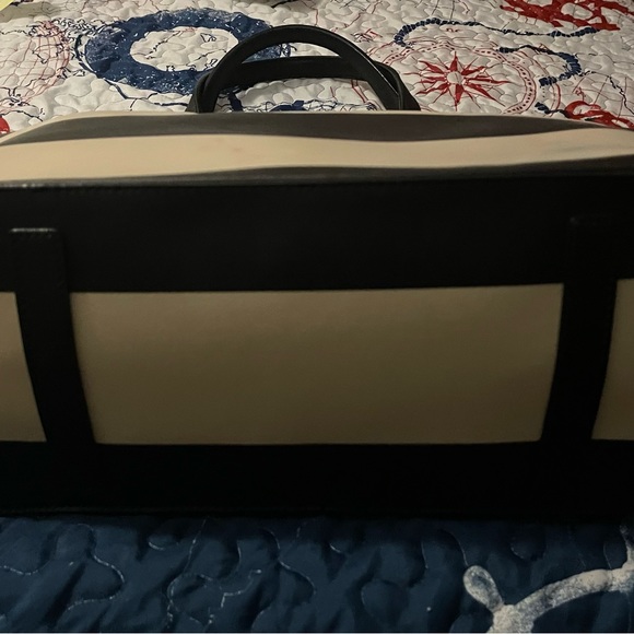 Kate Spade Purse - Picture 7 of 10